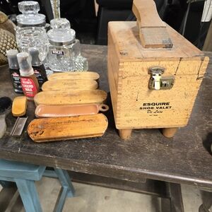 Vintage Esquire Shoe shine kit with brushes.